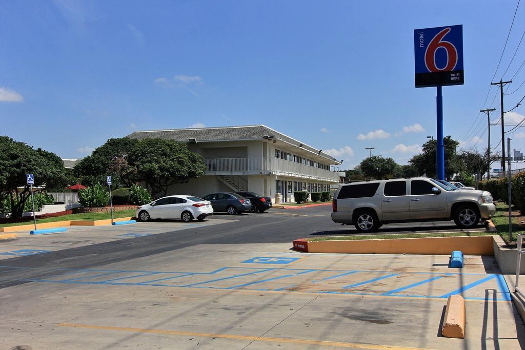 Motel 6-Austin, Tx - North Exterior photo