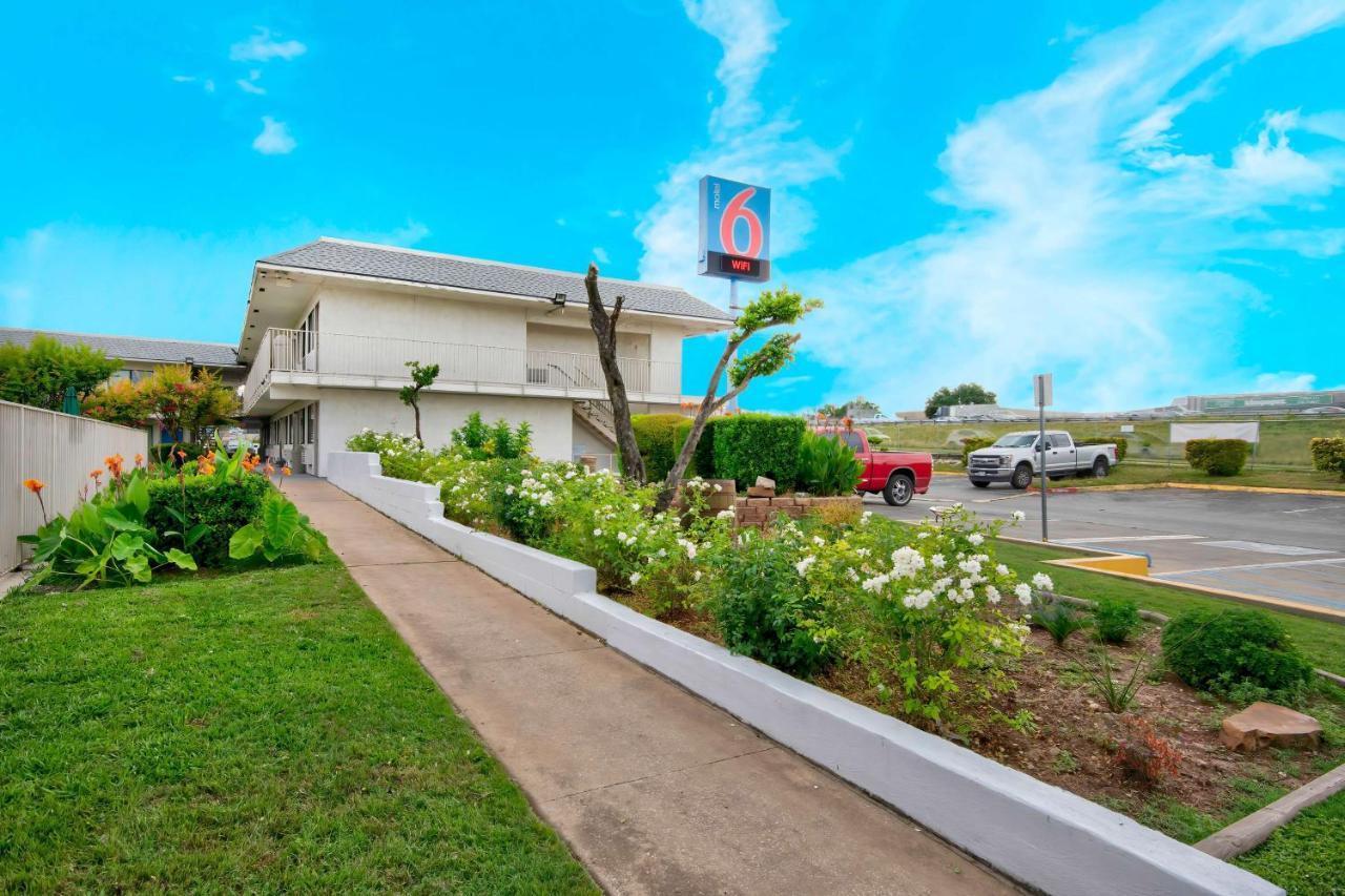 Motel 6-Austin, Tx - North Exterior photo