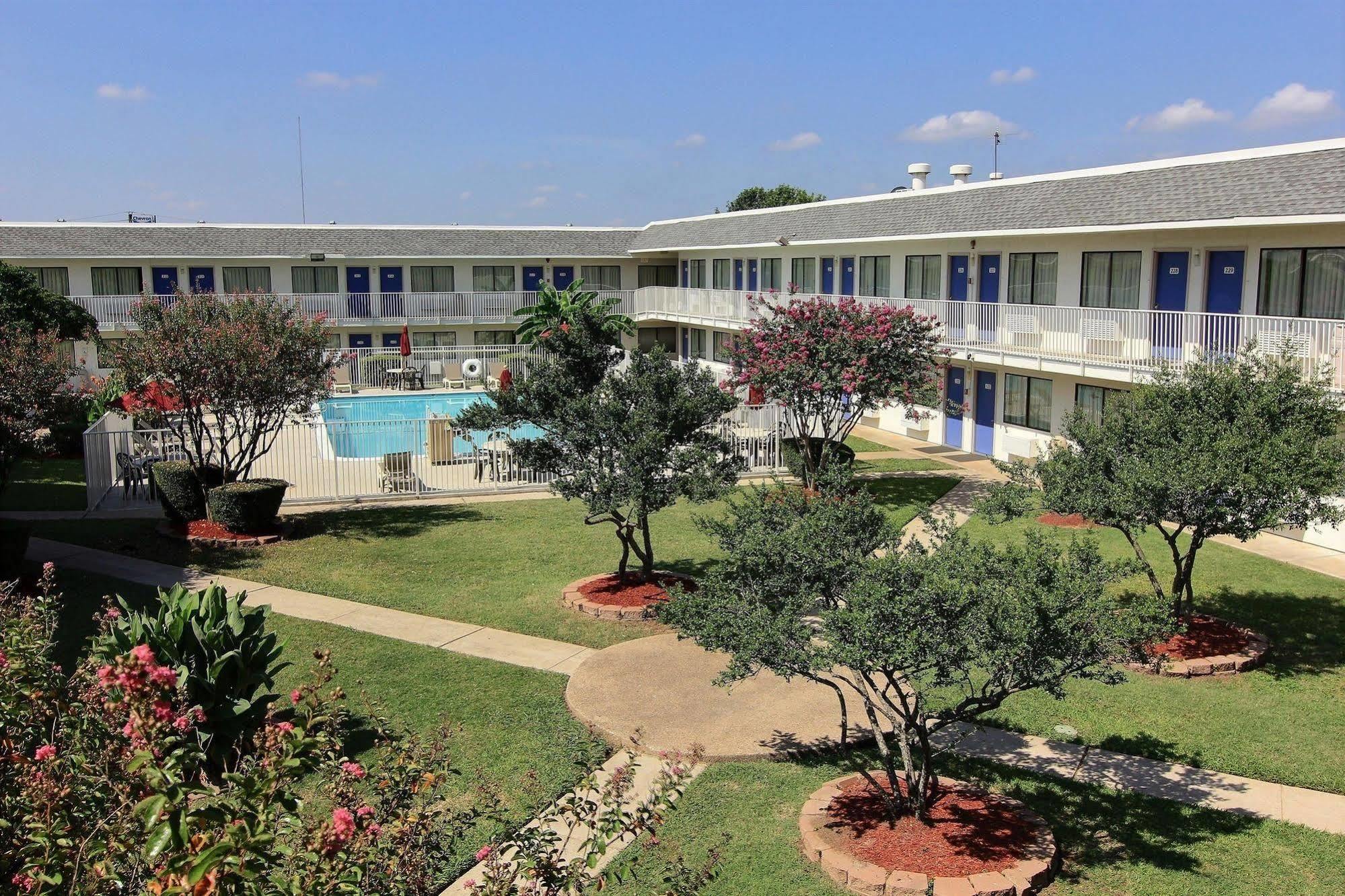 Motel 6-Austin, Tx - North Exterior photo