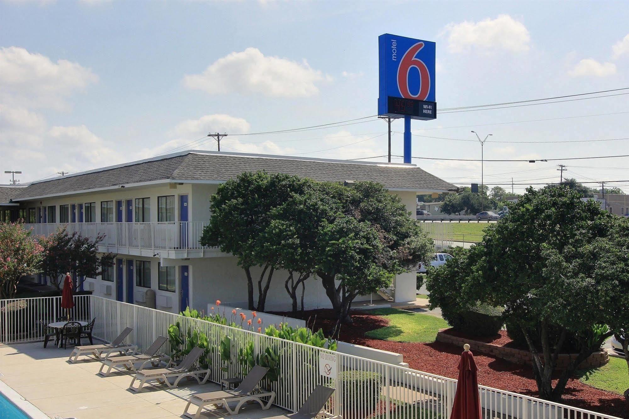 Motel 6-Austin, Tx - North Exterior photo